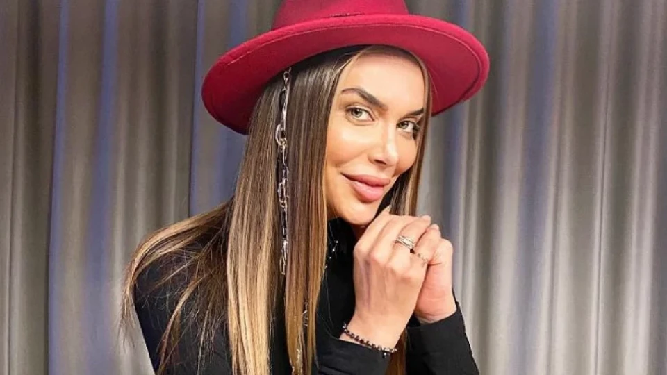 Бони се изфука: Нямам никакви корекции! (Да, бе, да-снимки преди и сега)