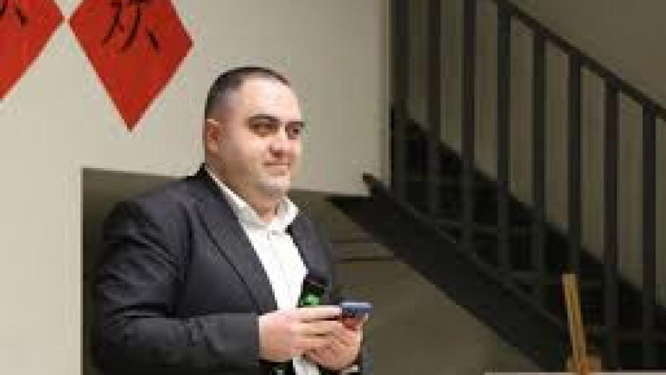 Закопчаният за камери в тоалетните училищен директор продавал на педофили тайните записи