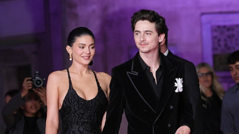 Феновете на Тимъти Шаламе са убедени, че ще предложи брак на Кайли Дженър след "Оскар"-ите