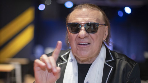 Певец №1 на България Васил Найденов: Девите търпим, търпим, а като ни писне, яхваме метлата като Баба Яга