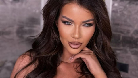 Чепатата ергенка Косара Тончева се размаза: Виж как я изненада таен обожател! (СНИМКИ)