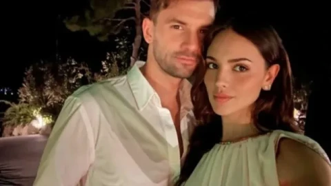 И Ейса Гонзалес ли отиде в миналото? Ето с кого вече се гушка Гришо Димитров (Снимки)