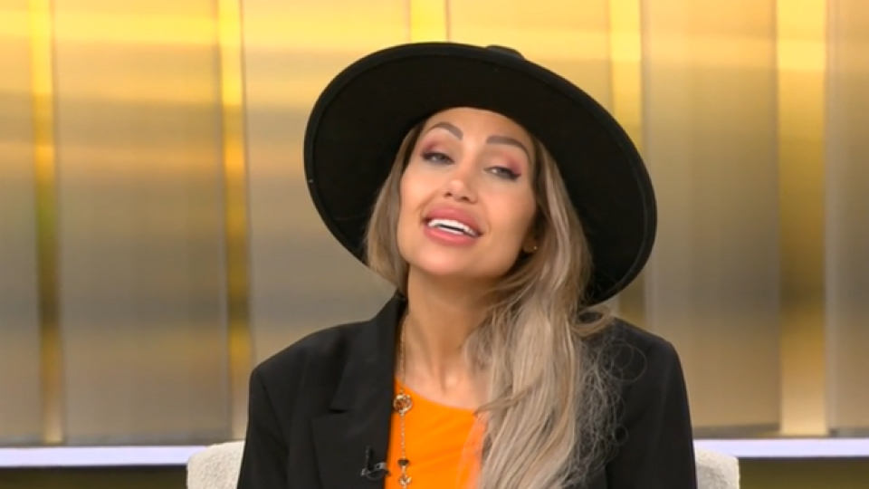 Дай му! УдрИ тоя фотошоп!! Голата Джулиана Гани задмина и Андреа: Филтрира се от глава до пети, за да „лъскат“ мъжете! (СНИМКИ)