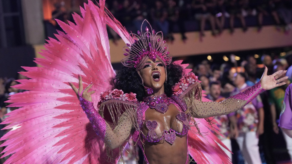 Шоу за $1 млрд: Самбата и партито завладяха Рио, но предизвикаха и политически скандал (снимки/ видео)