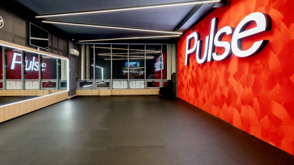 ДЪНОТО! Платени метреси, инфлуенсърки с консумация и анално-податливи п€дали превзеха Pulse Fitness