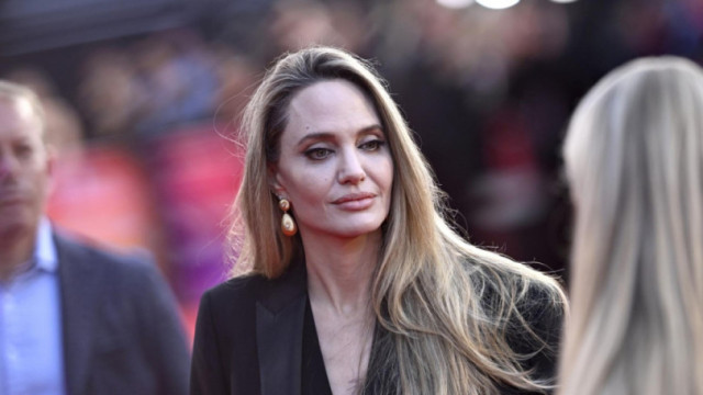 Анджелина Джоли ужаси феновете си!Показа белезите си