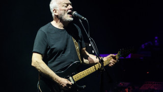 От уличен музикант се превръща в един от най-великите китаристи без нито един урок по китара