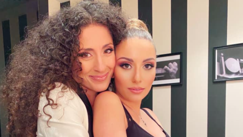 WTF?!? Михаела Маринова замяза на шефката си Саня Армутлиева: Изопна остри черти и наду скули! (СНИМКИ)