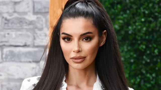 Дубайската приказка на Мегз свърши! Богаташът я  нарита и тя се прибра с „подвита опашка“