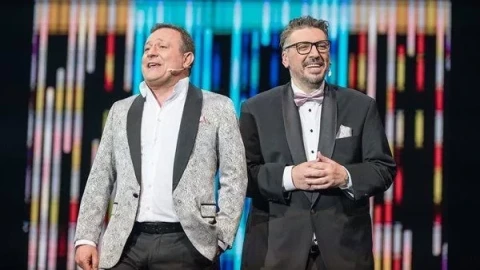 Виктория вкара Димитър Рачков в салона си – направи го кестеняв преди сватбата