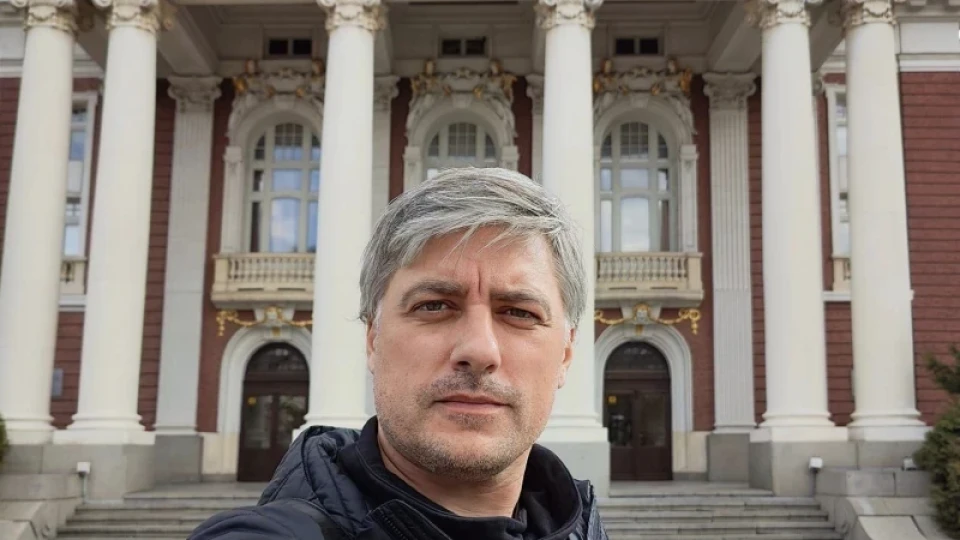 Владо Карамазов се отказа от театъра