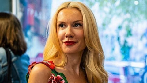 Нойзи история ли е вече? Мария Игнатова показа тяло за грях, сложи в джоба си много певици и плеймейтки (Снимки)
