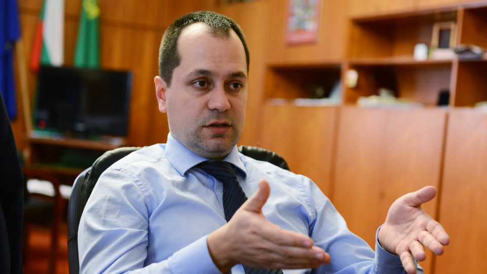 Кметът на Враца обменил 1.5 млн. евро в чейнджбюра чрез подставени лица