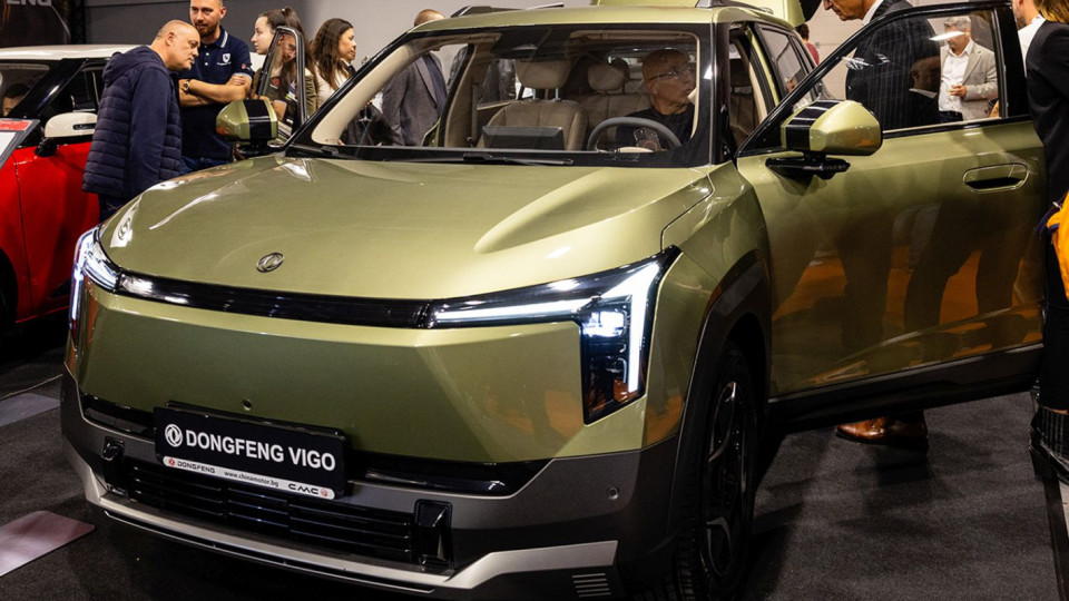 Премиера на Asia Motor Show: Чайна Мотор представи още два нови модела на DONGFENG